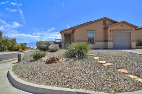 2524 Bixby St NW, Albuquerque, NM 87120