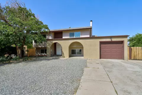 1725 Hiawatha Dr NE, Albuquerque, NM 87112