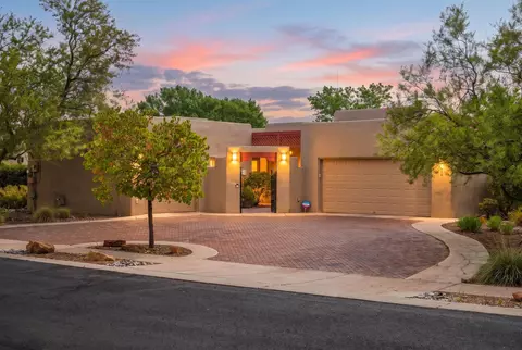 500 Laguna Seca Ln NW, Albuquerque, NM 87104