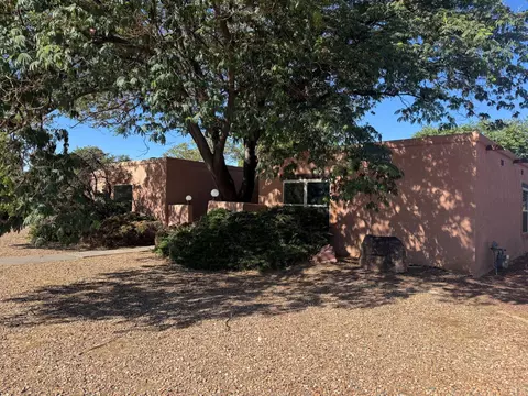 2705 La Charles Dr NE, Albuquerque, NM 87112