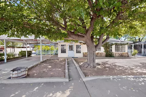 1860 Elena Cir SW, Albuquerque, NM 87105