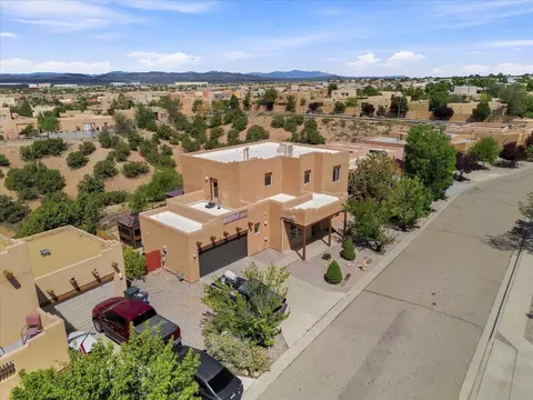 4708 Contenta Rdg, Santa Fe, NM 87507