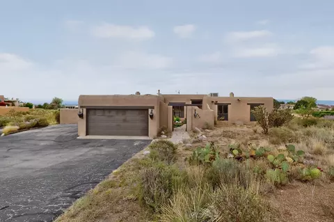 608 Cedar Hill Rd NE, Albuquerque, NM 87122