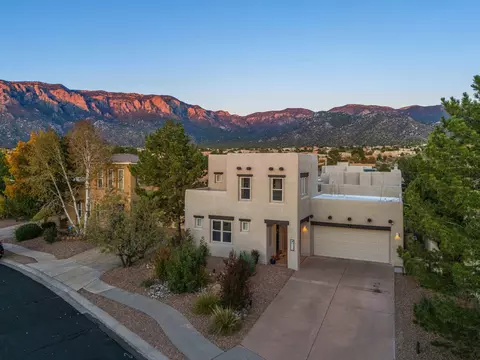 6212 Buffalo Hills Dr NE, Albuquerque, NM 87111