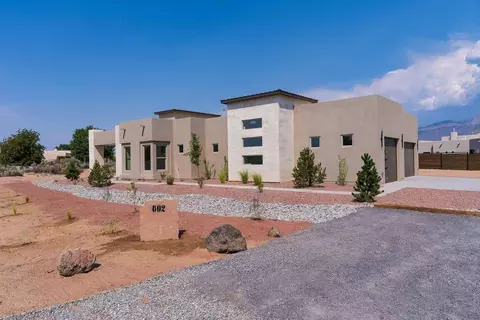 602 Camino De La Tierra, Corrales, NM 87048