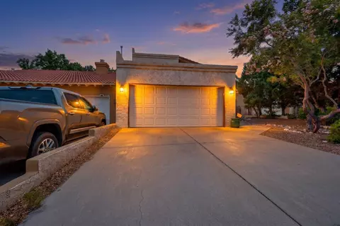 10701 Malaguena Ln NE, Albuquerque, NM 87111