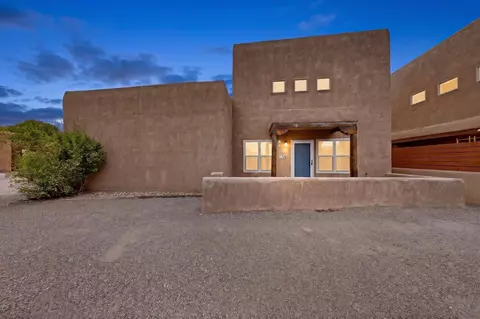 2308 Corte De Apio NW, Albuquerque, NM 87104