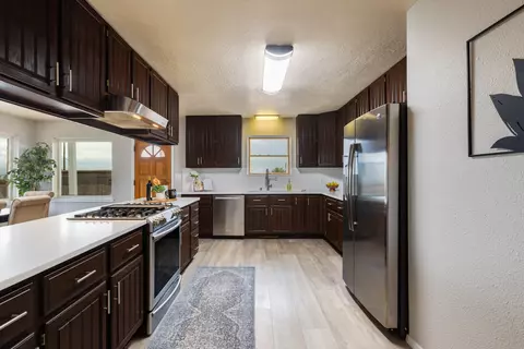 3104 14th Ave SE, Rio Rancho, NM 87124