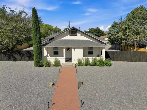 233 E Maxine St NE, Albuquerque, NM 87123