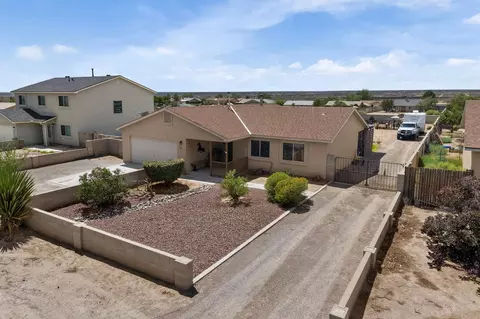 301 2nd St NE, Rio Rancho, NM 87124