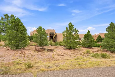 27 Dusty Trail Dr, Placitas, NM 87043