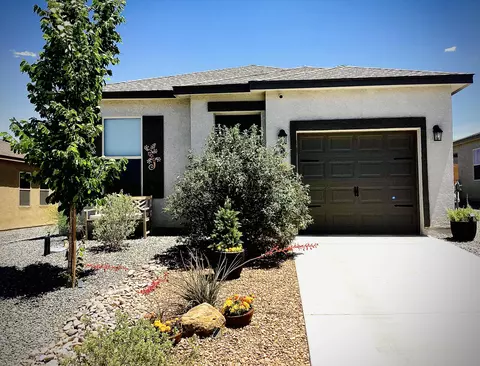 57 Tome Vista Dr, Los Lunas, NM 87031