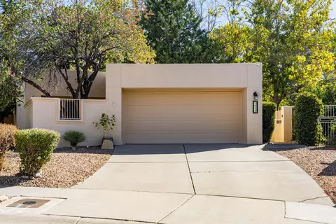 7928 Woodhaven Dr NE, Albuquerque, NM 87109