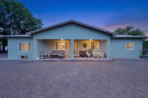 6015 Hubbell Cir SW, Albuquerque, NM 87105