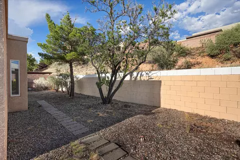 323 Pinon Creek Rd SE, Albuquerque, NM 87123