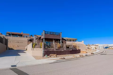 6055 Redondo Sierra Dr NE, Rio Rancho, NM 87144