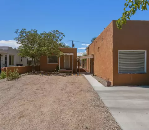 205 Stanford Dr SE, Albuquerque, NM 87106