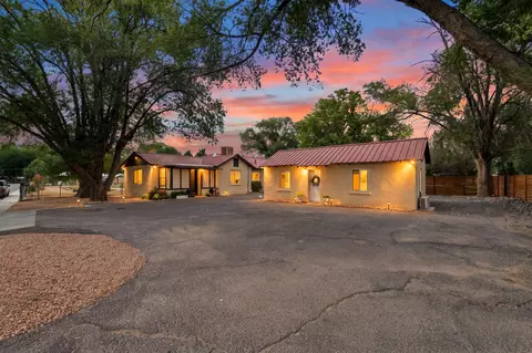 2929 Floral Rd NW, Albuquerque, NM 87104