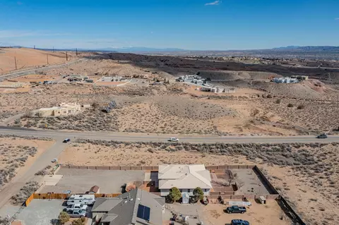5581 Iris Rd NE, Rio Rancho, NM 87144