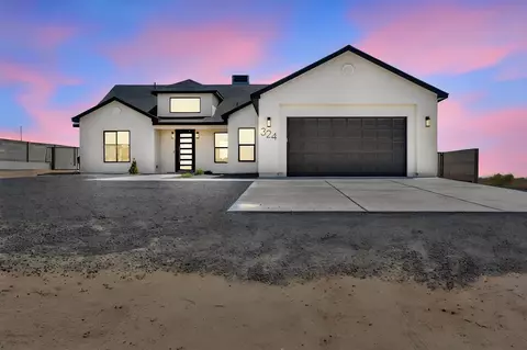 324 2nd St NE, Rio Rancho, NM 87124
