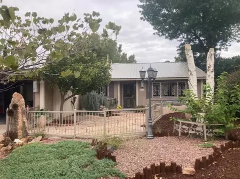 7217 Vivian Dr NE, Albuquerque, NM 87109