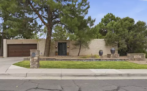 7504 La Madera Rd NE, Albuquerque, NM 87109