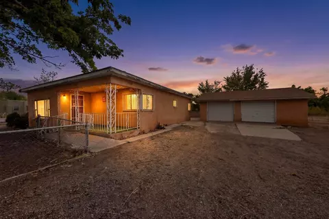 2062 Tapia Blvd SW, Albuquerque, NM 87105
