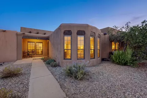 2 Sandia Trl N #2, Corrales, NM 87048