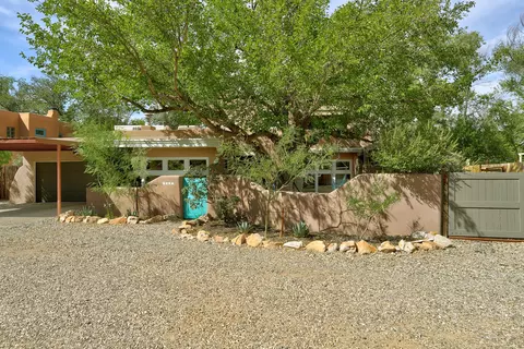 4905 Guadalupe Trl NW, Albuquerque, NM 87107