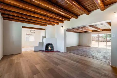 100 Tyler Rd NW, Albuquerque, NM 87107