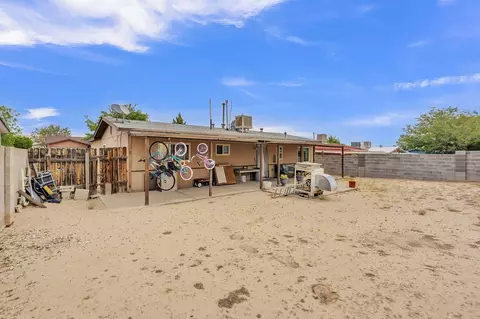 8812 Robby Ave SW, Albuquerque, NM 87121