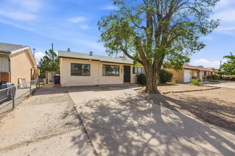 308 Espejo St NE, Albuquerque, NM 87123