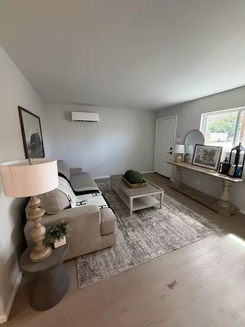 412 65th St SW, Albuquerque, NM 87121