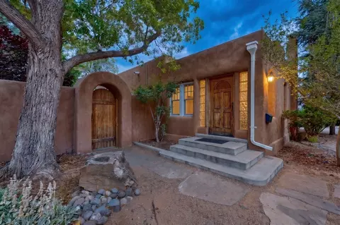 315 Solano Dr NE, Albuquerque, NM 87108