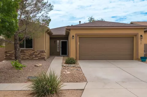 271 Zuni River Cir SW, Los Lunas, NM 87031