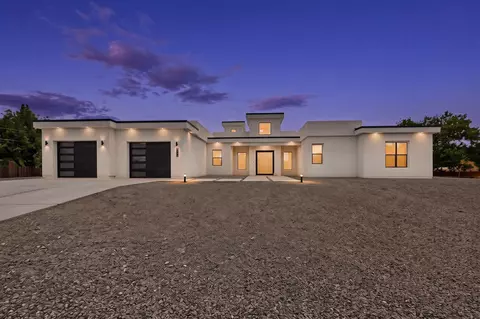1367 Rivas Rd, Los Lunas, NM 87031