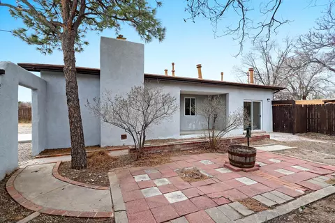 1008 Paz Del Valle Ct NW, Albuquerque, NM 87114