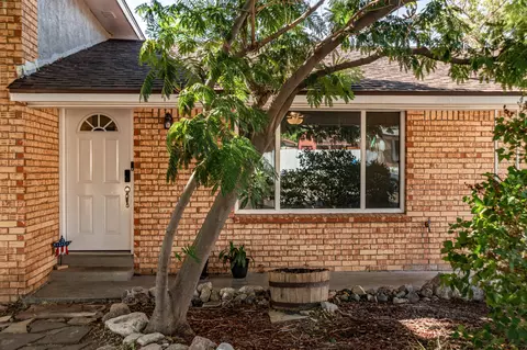 12205 Victoria Falls Dr NE, Albuquerque, NM 87111