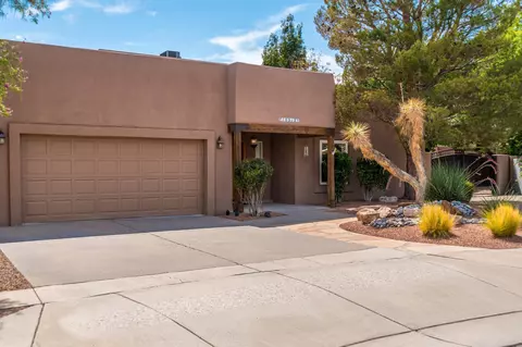 10513 Olympic Pl NW, Albuquerque, NM 87114
