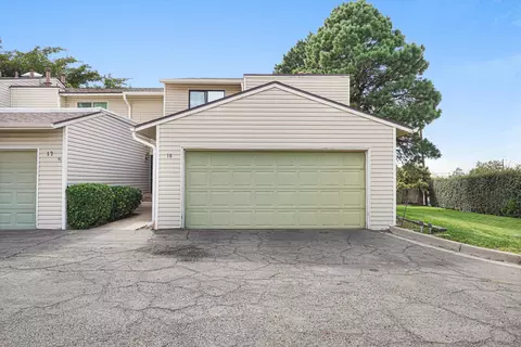 16 Westlake Dr NE, Albuquerque, NM 87112