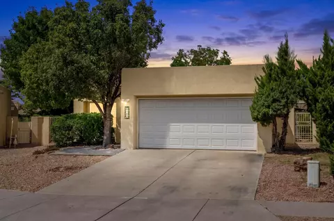 8105 Countrywood Rd NE, Albuquerque, NM 87109
