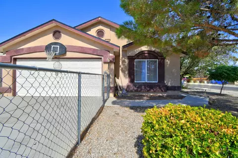 2305 Desert Wood Dr SW, Albuquerque, NM 87121