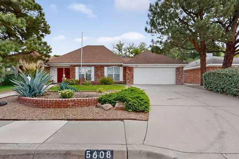 5608 Fairoak Trl NE, Albuquerque, NM 87109