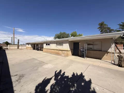 415 Virginia St SE, Albuquerque, NM 87108