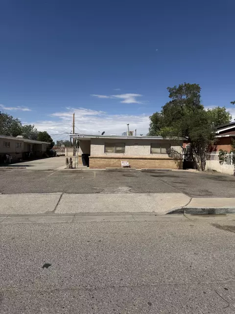 411 Virginia St NE, Albuquerque, NM 87108