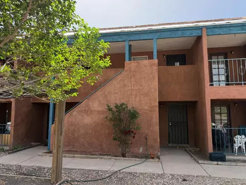 1815 Girard Blvd SE, Albuquerque, NM 87106