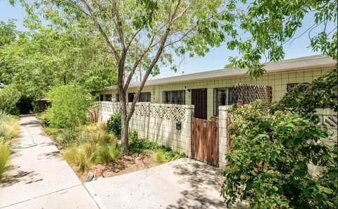 521 Kentucky St SE, Albuquerque, NM 87108