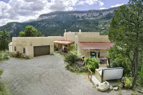 73 Indian Mesa Trl, Jemez Springs, NM 87025