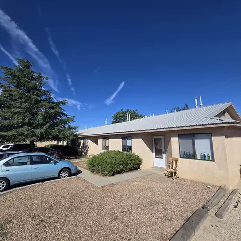483 Vancouver Rd SE, Rio Rancho, NM 87124
