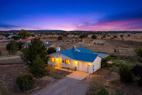 3 Scott Rd, Edgewood, NM 87015